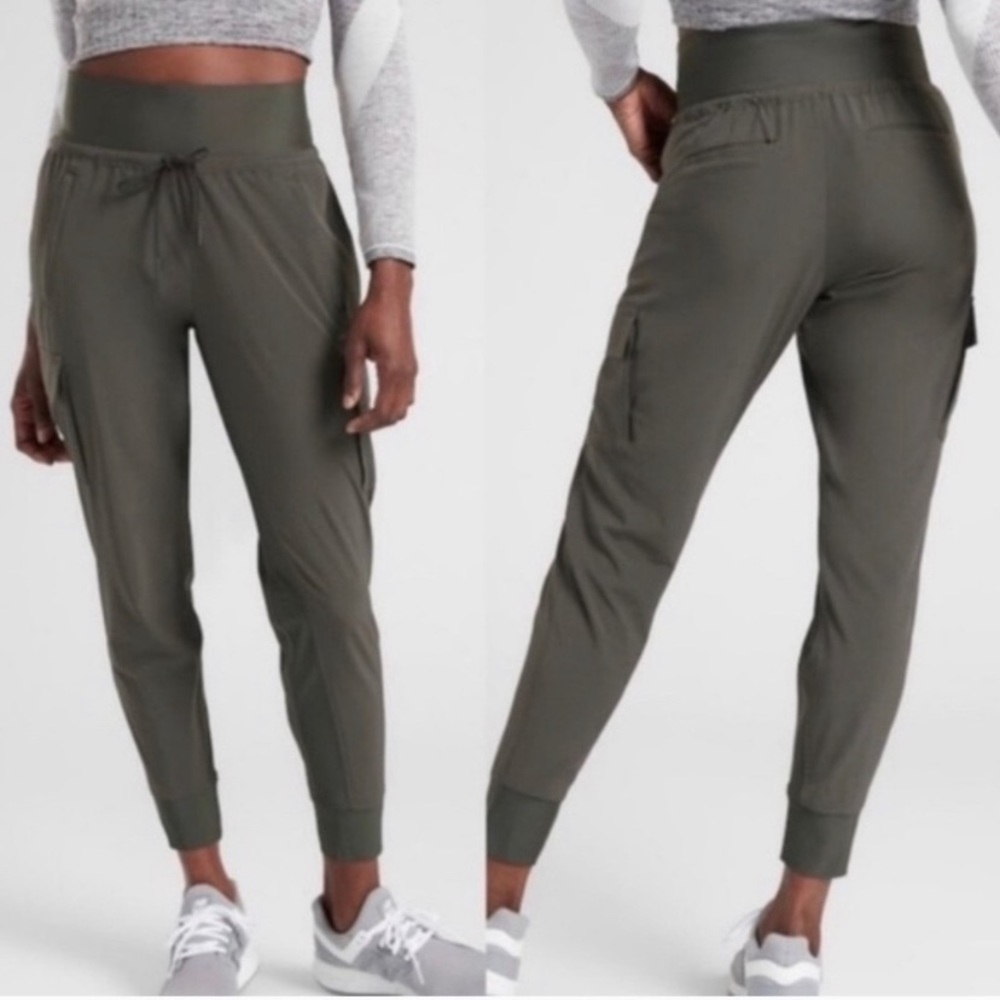 Athleta Sutton Jogger Pant in Arbor Olive Size 6